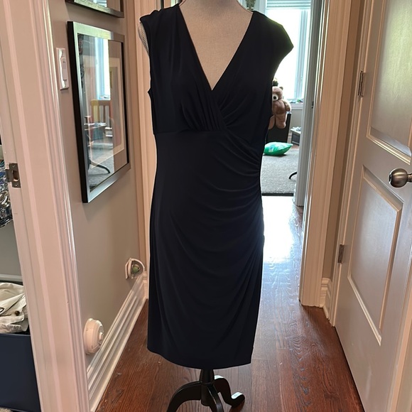 Ralph Lauren Dresses & Skirts - Ralph Lauren Navy Jersey Midi Dress V-Neck Sleeveless w flattering side-Rushing